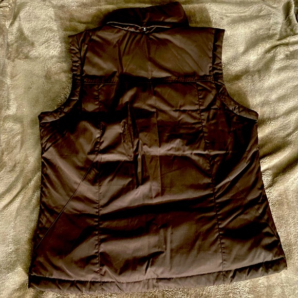 Columbia women’s Vest with Hoodie - Picture 8 of 12